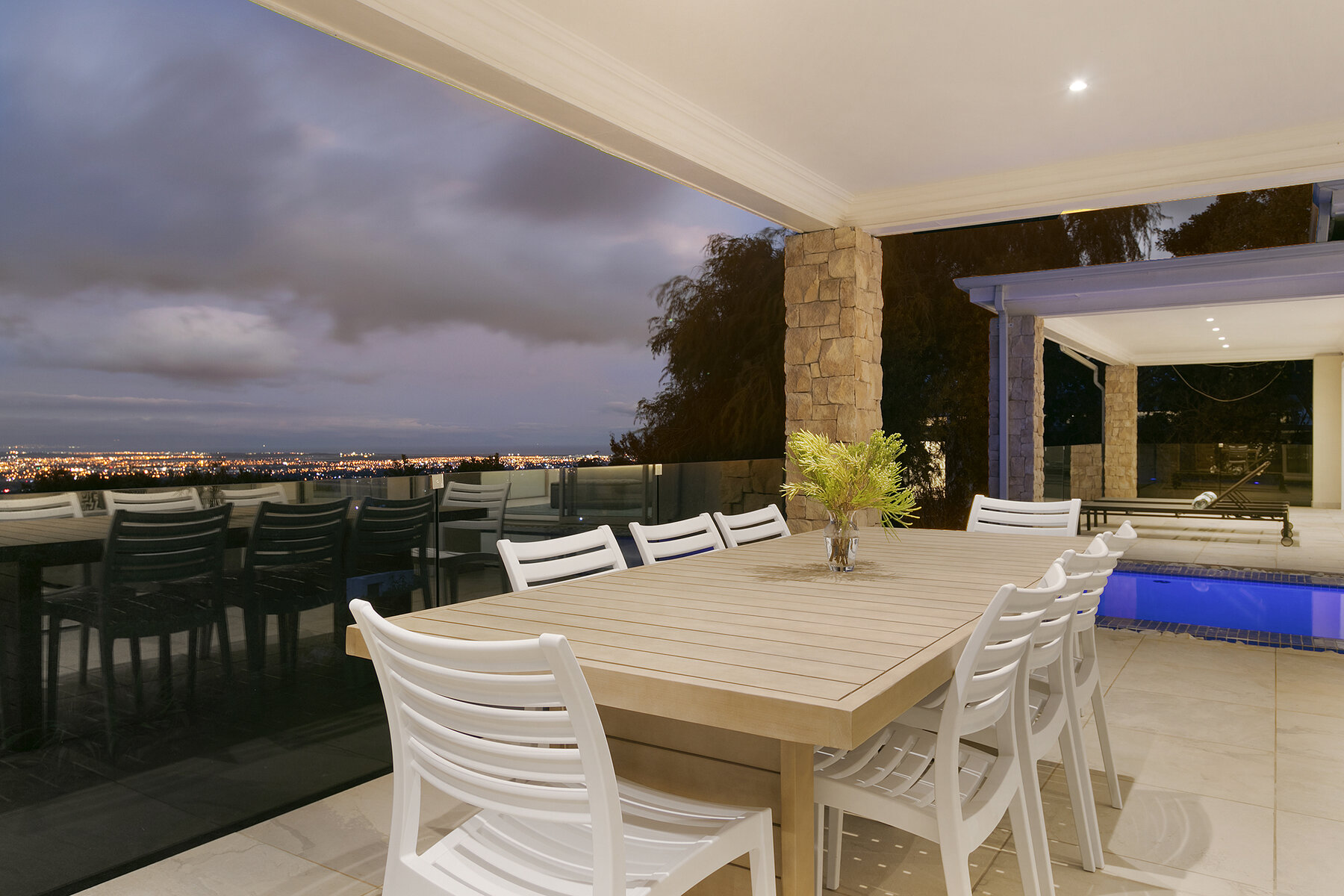 Lyons Den — property gallery photograph 2